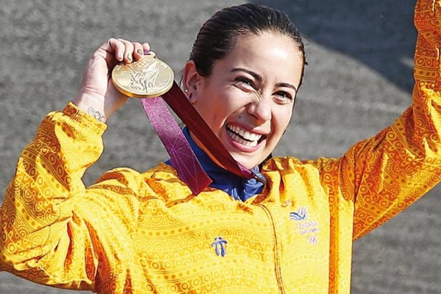 She obtained golden medal in the final of feminine BMX in the Olympic Games with a record of 37.706 seconds