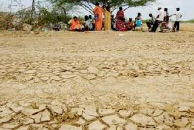 Pueblo que esta en exterminio, pues el río Ranchería, recurso que les permitía vivir, ya se acabo, y sumandole las hambrunas que han pasado, con su falta de agua, es lo que mencionan las noticias ahora.
