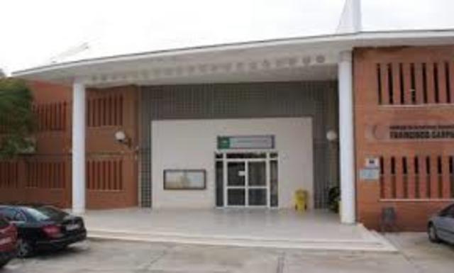 Entrada Al Instituto