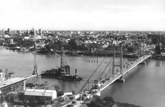 Inauguración del Puente Colgante