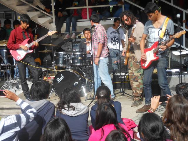 Empeszar carrera musical