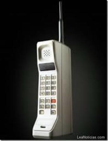 PRIMER TELEFONO MOVIL