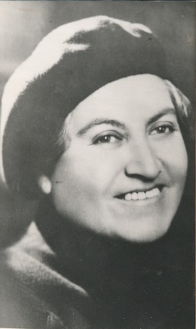 GABRIELA MISTRAL