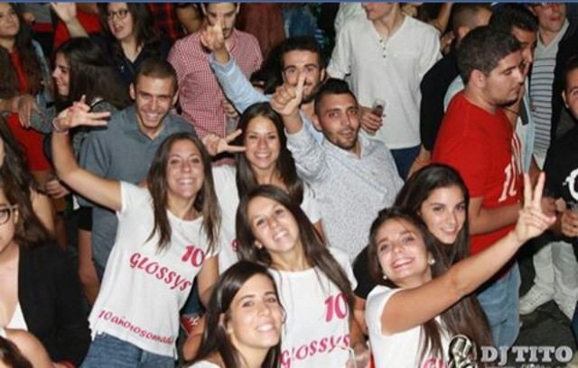 FIESTAS CON MIS AMIGAS