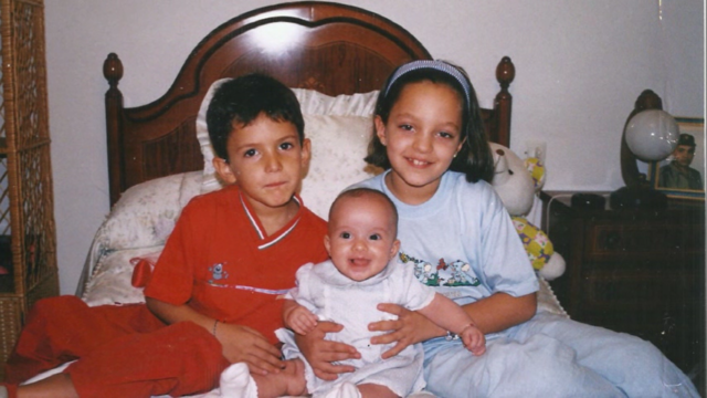 Y llega la pequeña a casa