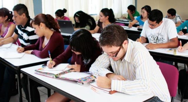 Educación universitaria, Lic. Sistemas Computacionales, el salón de clases