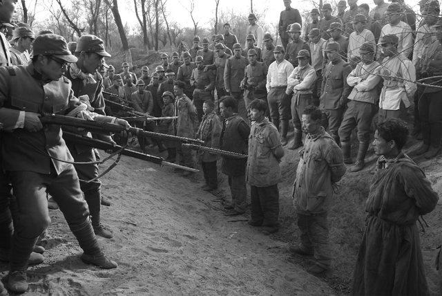 El ejército japonés toma Nankín.
