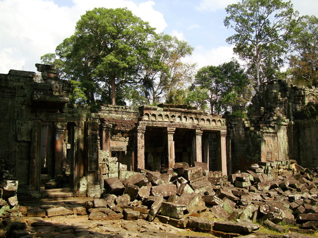 Jayavarman VIII's Reign Ends.