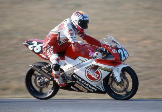 Moto pilotu bezala debuta