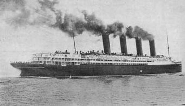 Lusitania sinks