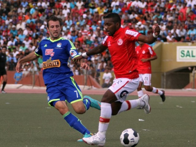 Sporting Cristal 3-2 Juan Aurich