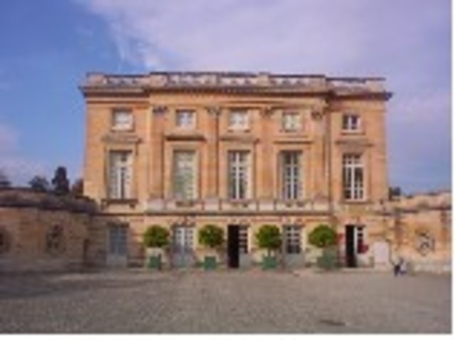 Gabriel construye el Petit Trianon en Versalles.