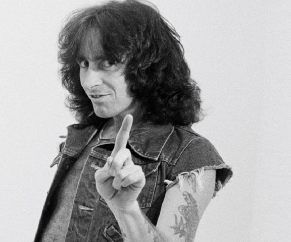 Llegada de Bon Scott (1974)