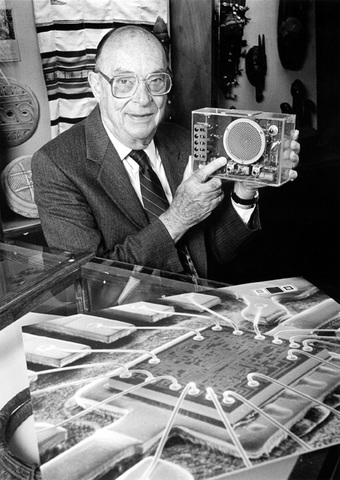 TRANSISTORS de John Bardeen, Walter houser i William