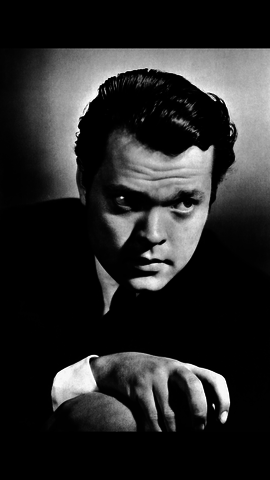 Orson Welles broadcasts the War of the worlds