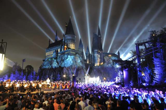 Apertura del parque de atracciones de El Mundo Mágico de Harry Potter en Universal Studios Orlando.
