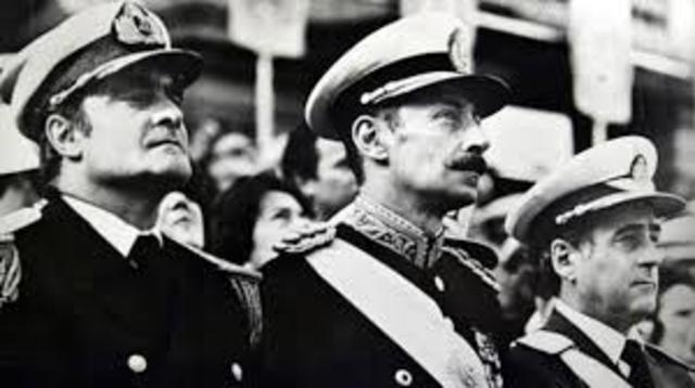 Fin ultima dictadura militar, renuncia Bignione