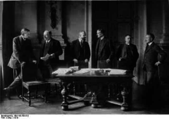 **Signing of the Treaty of Versailles establishing the peace at the end of WW1