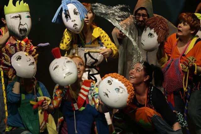 Polish students and teachers visit Spanish school.