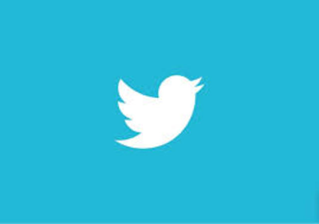 2006 Se lanzó Twitter.