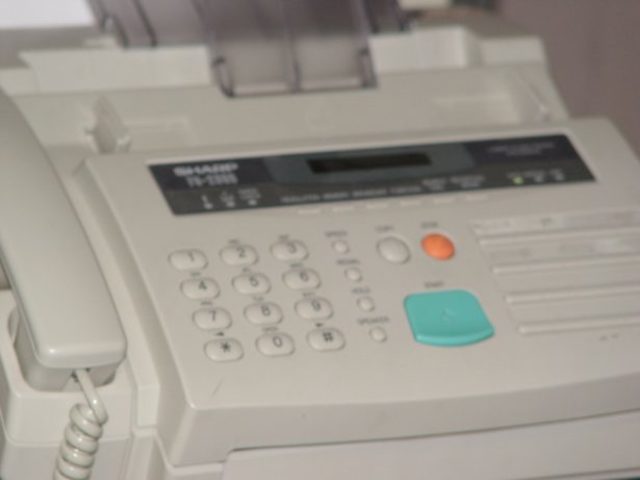 mi padre ,envió su primer fax