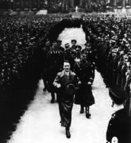 HItler invades the Soviet Union