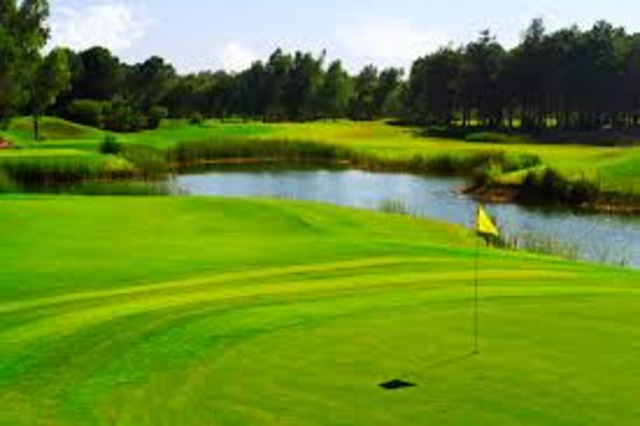 The first Carolina Golf Course was formed.
