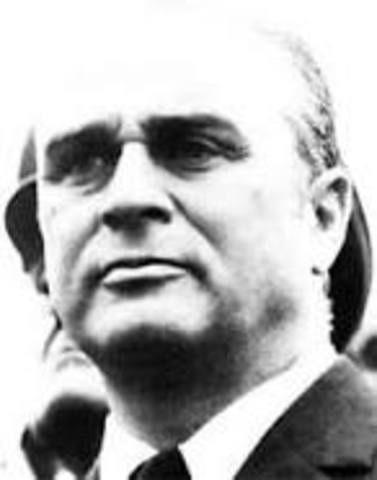 Politico:asume Jorge Pacheco Areco.