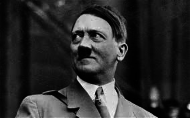 hitler sets up dachau