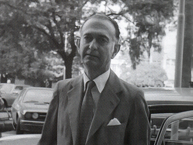 Argentina ECO: Menem nombra ministro de economía a Miguel Ángel Roig, un directivo de Bunge & Born, que muere a poco de asumir