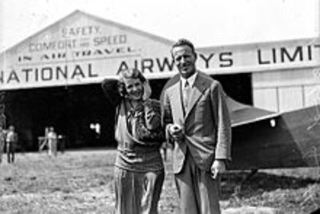 Kingsford Smith Gets Married