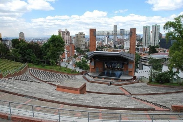 Teatro al aire libre La Media Torta