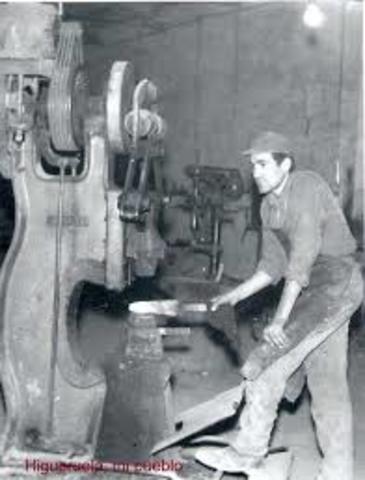 Forja Por Martillo Accionado Por Agua