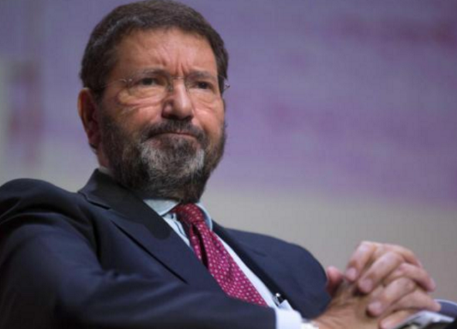 Marino ritira le dimissioni ma poi cede