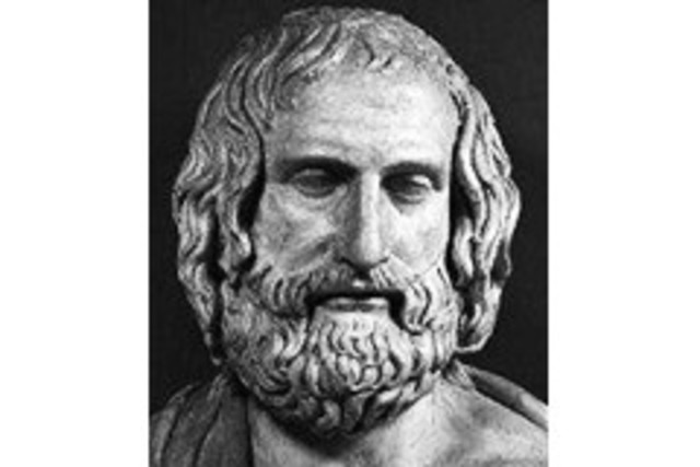 Los sofistas Protágoras de Abdera  Gorgías de Leontinos Hippias de Ellis, hacia 444 A.C. dice que el valor, moral y las acciones de los individuos valen solo por él.  El hombre es la medida de todas las cosas.