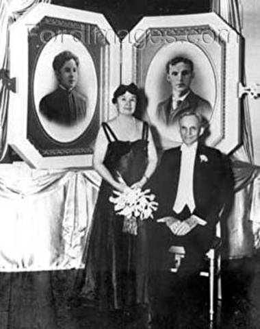 Henry Ford and Clara Jane Bryant had gotten married in 1888 on Clara´s twenty-second Birthday.