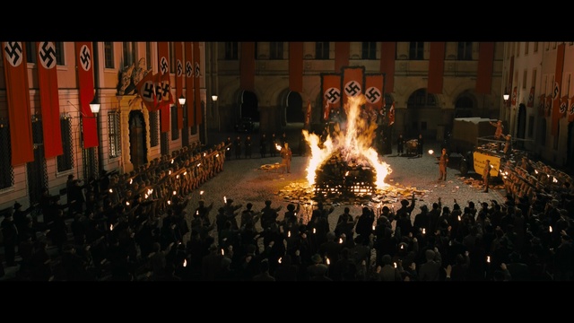 Liesel stiehlt ihr zweites Buch