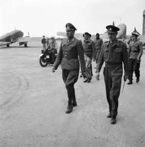 German General Rommel surrenders in North Afriica