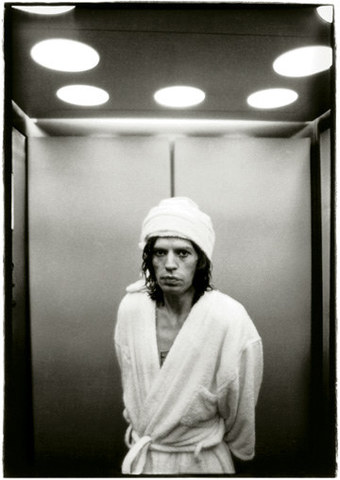 Tours with the Rolling Stones in order to photograph them