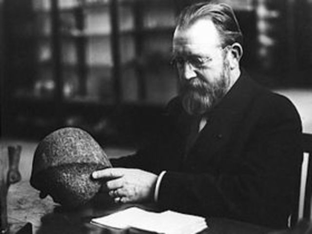 Pioneers in museum education. Musées Royaux d'Art et D'Histoire in Brussels