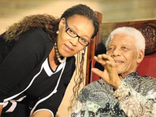 Zenani Mandelaren heriotza.