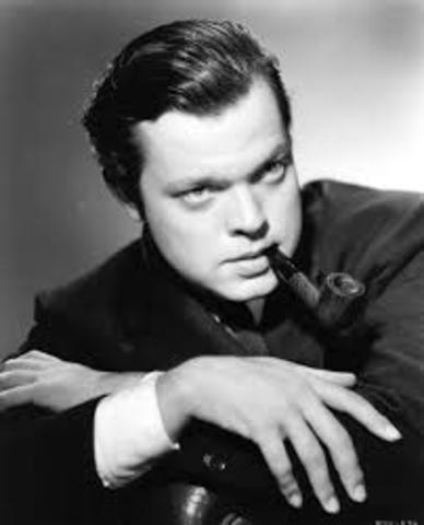 Orson Welles broadcasts WAR of the worlds