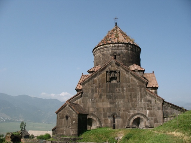 Luostarilaitos kehittyi 1100-luvulla