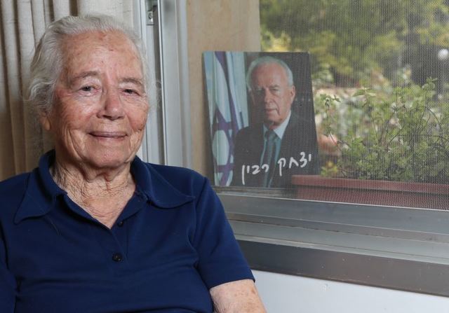 בשנת 1925נולדה אחותו רחל