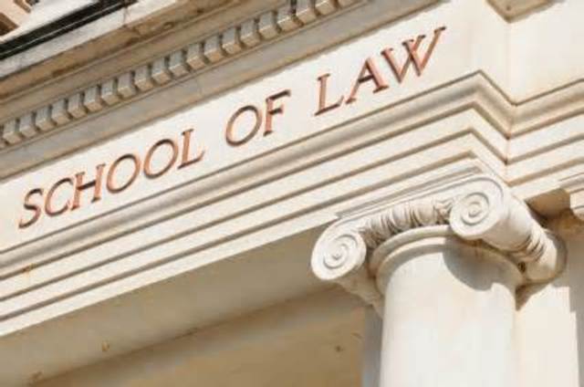 1st law school in the U.S