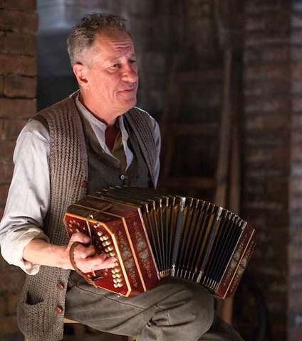 Liesel erfüllt Rosa und Hans