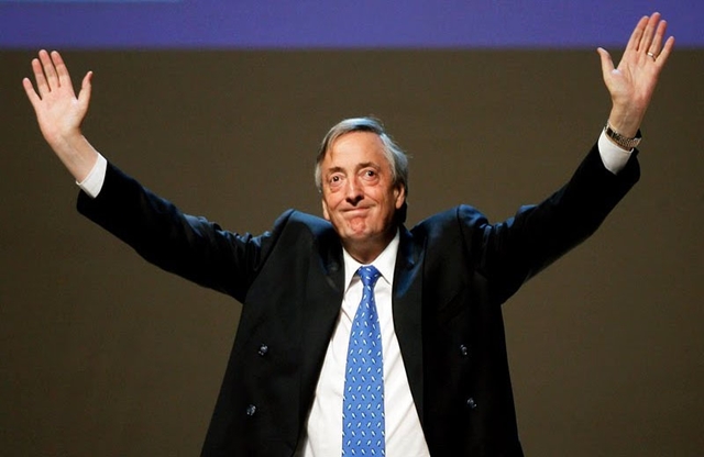 Asume Nestor Kirchner