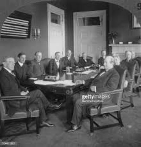 Wilson's cabinet votes unanimously in favor of declaring war on Germany