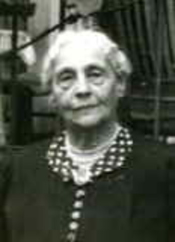 Alice Hollander move to Germany