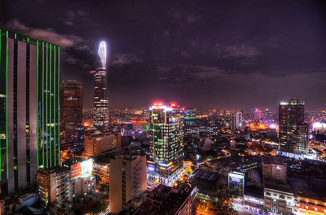 Saigon falls to the North